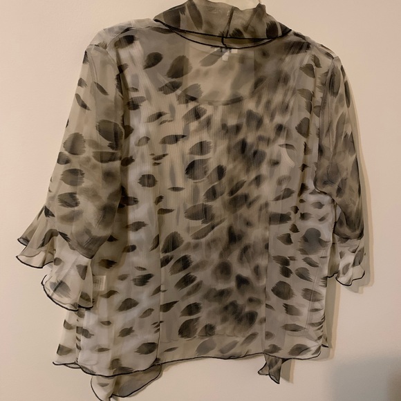 NICOLA Top, 2 pieces, attached cami and lightweight, sheer open front cover up - Picture 8 of 16